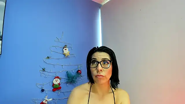 Snapshot of AdelleLennox_cg chatting on 8, 12, 2024 AdelleLennox cg online show from 8, 12, 2024