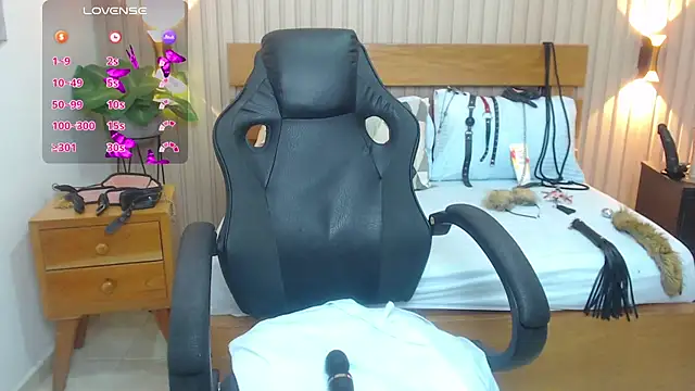 luciana ballesteros  online show from 19, 3, 2025