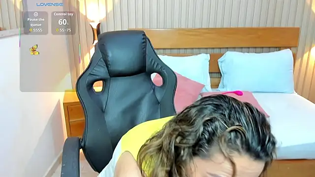 Snapshot of luciana_ballesteros_ chatting on 7, 2, 2026 luciana ballesteros online show from 7, 2, 2026