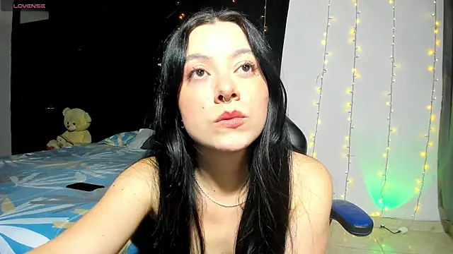 Snapshot of ethan_chloeee chatting on 11, 7, 2026 ethan chloeee online show from 11, 7, 2026