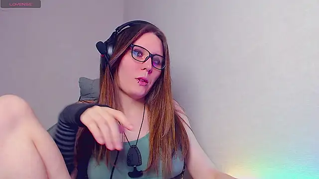 Snapshot of tracy_cooper chatting on 13, 2, 2025 tracy cooper online show from 13, 2, 2025