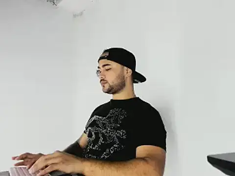 Sebas-hott online show from 2, 11, 2025