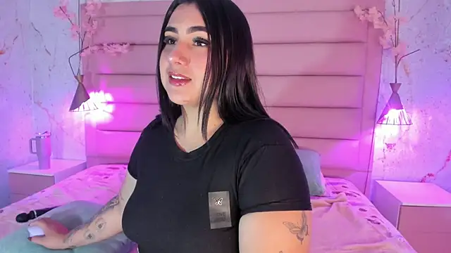 Snapshot of sabrinamilani chatting on 27, 11, 2025 sabrinamilani online show from 27, 11, 2025