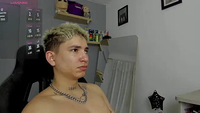 Snapshot of SebasFallon chatting on 8, 3, 2025 SebasFallon online show from 8, 3, 2025