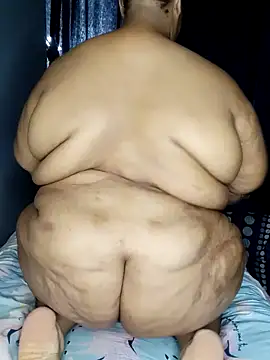 Snapshot of fatafricanqueen chatting on 3, 1, 2025 fatafricanqueen online show from 3, 1, 2025