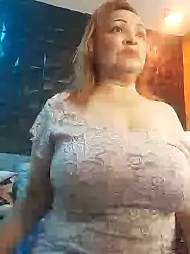 Snapshot of Wife_sexxx chatting on 11, 1, 2025 Wife sexxx online show from 11, 1, 2025