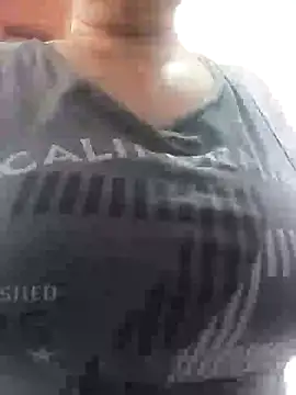 Snapshot of Wife_sexxx chatting on 8, 2, 2025 Wife sexxx online show from 8, 2, 2025