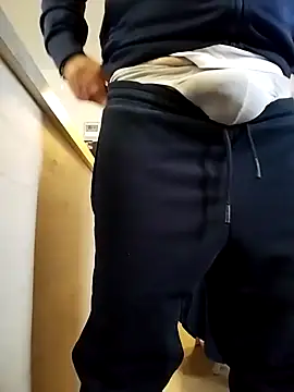 Snapshot of MATTIS11 chatting on 11, 3, 2025 MATTIS11 online show from 11, 3, 2025