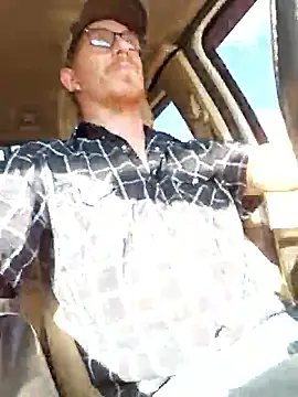 Snapshot of REDHAMMER_ chatting on 31, 10, 2025 REDHAMMER online show from 31, 10, 2025