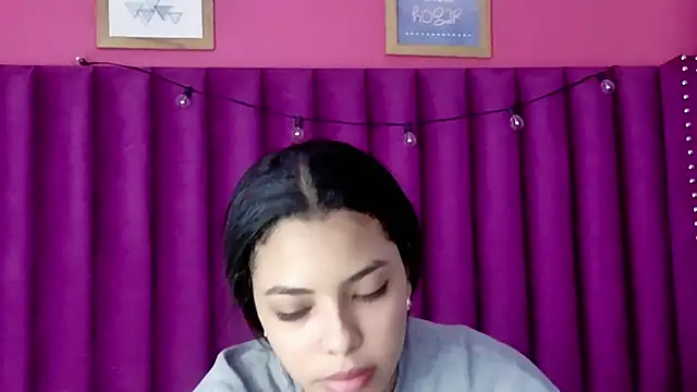 Snapshot of littleebonny chatting on 22, 12, 2025 littleebonny online show from 22, 12, 2025