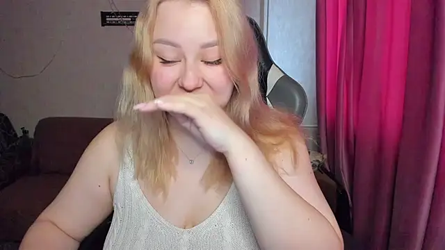 Milafoxxxy online show from 4, 11, 2025