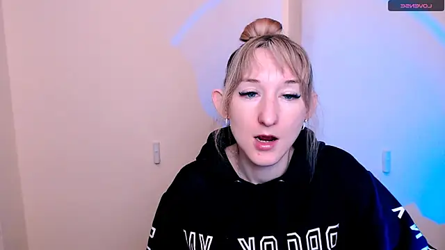 Snapshot of AmandaSell chatting on 21, 4, 2026 AmandaSell online show from 21, 4, 2026