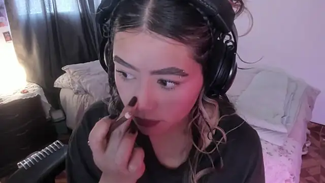 StephaniFox online show from 13, 12, 2025