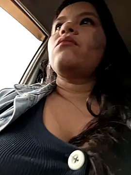 Snapshot of Julieta-tits chatting on 7, 12, 2024 Julieta-tits online show from 7, 12, 2024