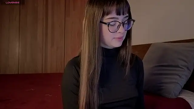 Roxxy mora online show from 3, 6, 2026