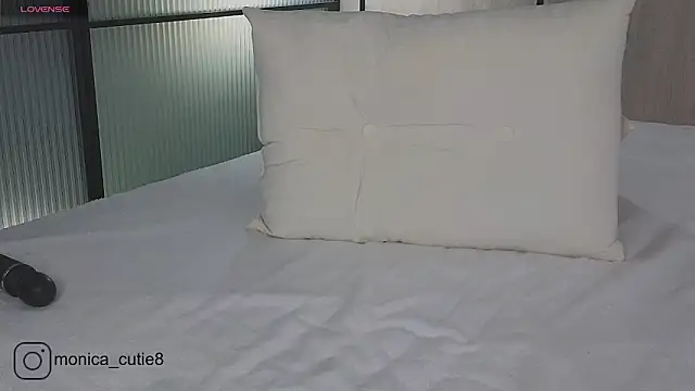 Monikacutie online show from 28, 2, 2025