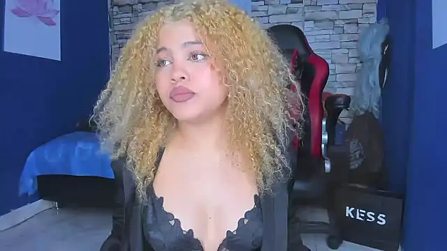 sofiacastillo01 online show from 20, 2, 2025