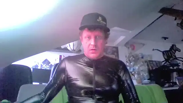 Bigthroaterboy online show from 8, 5, 2026