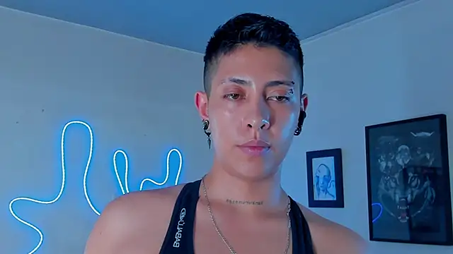 Snapshot of Aleja1214 chatting on 10, 9, 2025 Aleja1214 online show from 10, 9, 2025