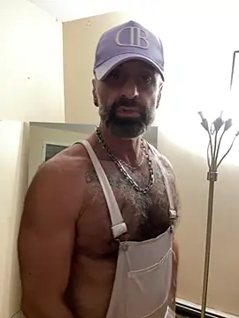 Snapshot of DaddySnowXX chatting on 9, 10, 2025 DaddySnowXX online show from 9, 10, 2025