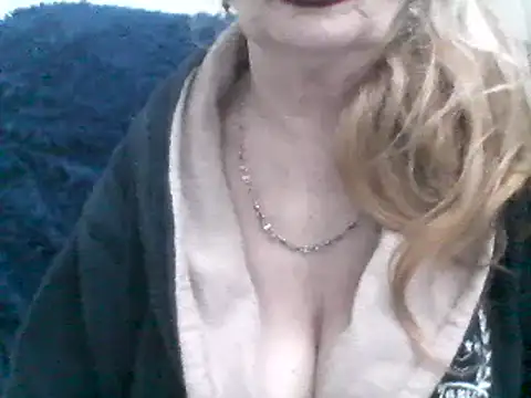 CarlyTreat online show from 7, 2, 2025