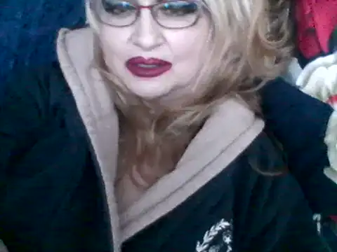 CarlyTreat online show from 15, 2, 2025