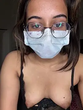 Snapshot of HotIndianCouple__8 chatting on 4, 1, 2025 HotIndianCouple 8 online show from 4, 1, 2025