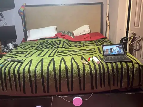 Snapshot of trash4cash chatting on 4, 2, 2026 trash4cash online show from 4, 2, 2026