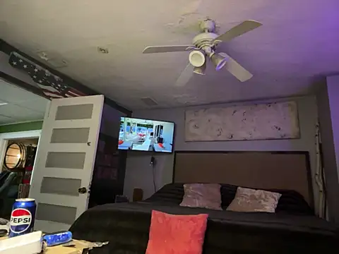 Snapshot of trash4cash chatting on 12, 2, 2026 trash4cash online show from 12, 2, 2026