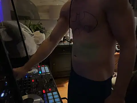 Snapshot of trash4cash chatting on 14, 2, 2026 trash4cash online show from 14, 2, 2026