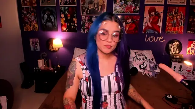 Snapshot of anne_cross chatting on 12, 12, 2024 anne cross online show from 12, 12, 2024