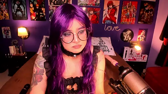 Snapshot of anne_cross chatting on 17, 12, 2024 anne cross online show from 17, 12, 2024