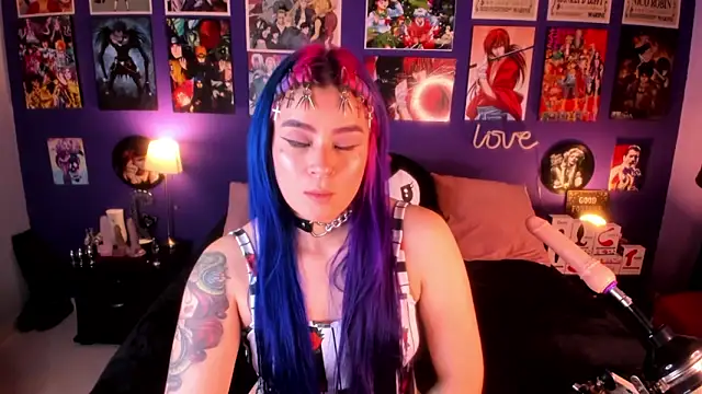 Snapshot of anne_cross chatting on 4, 2, 2025 anne cross online show from 4, 2, 2025