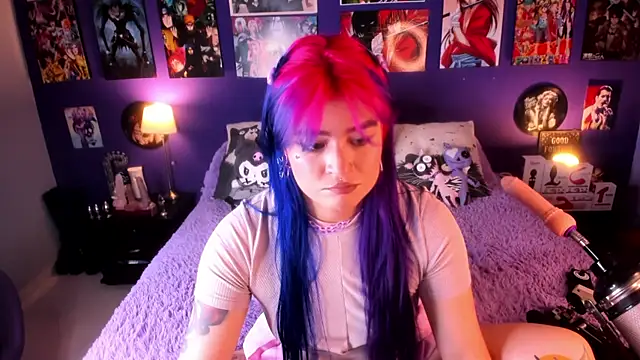 Snapshot of anne_cross chatting on 7, 3, 2025 anne cross online show from 7, 3, 2025