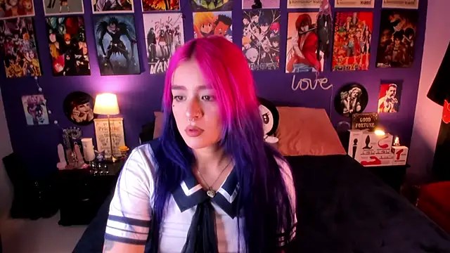 Snapshot of anne_cross chatting on 17, 10, 2025 anne cross online show from 17, 10, 2025