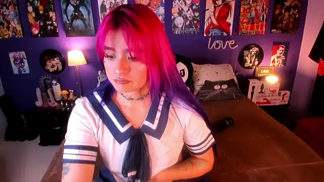 Snapshot of anne_cross chatting on 14, 11, 2025 anne cross online show from 14, 11, 2025