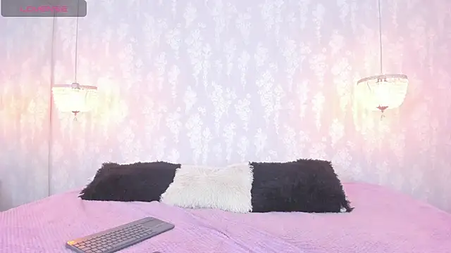 leigh-angels online show from 2, 12, 2025