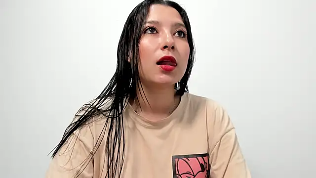 Snapshot of cami-01 chatting on 19, 11, 2025 cami-01 online show from 19, 11, 2025