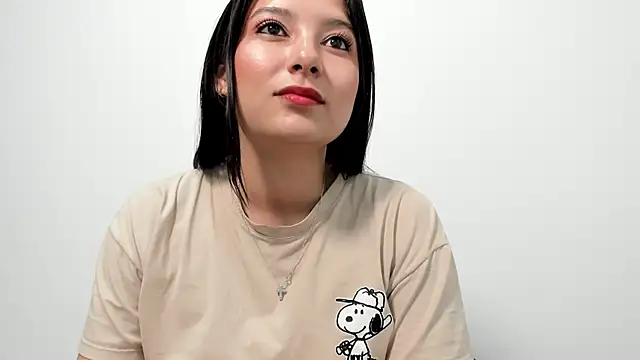 Snapshot of cami-01 chatting on 28, 11, 2025 cami-01 online show from 28, 11, 2025