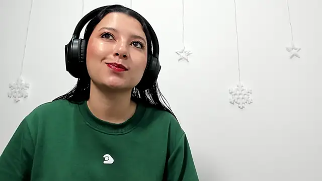 Snapshot of cami-01 chatting on 21, 12, 2025 cami-01 online show from 21, 12, 2025