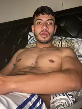 Snapshot of tom_thick chatting on 30, 12, 2024 tom thick online show from 30, 12, 2024