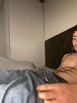 Snapshot of tom_thick chatting on 27, 1, 2025 tom thick online show from 27, 1, 2025