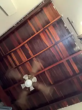 Snapshot of tom_thick chatting on 15, 10, 2025 tom thick online show from 15, 10, 2025