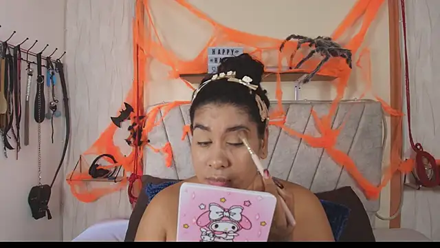 Snapshot of Liana_Asaff chatting on 25, 10, 2025 Liana Asaff online show from 25, 10, 2025