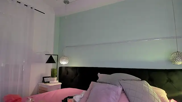 EvaaStevens online show from 11, 3, 2025