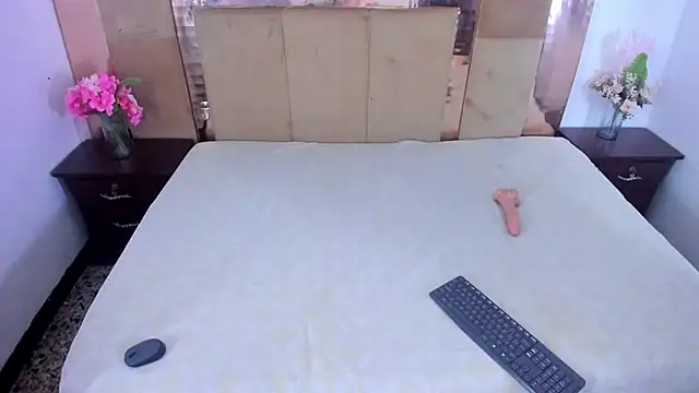 LizBrook online show from 2, 3, 2025