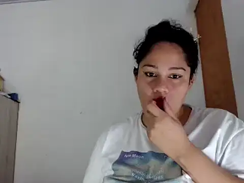 Snapshot of melissa4855 chatting on 2, 2, 2025 melissa4855 online show from 2, 2, 2025