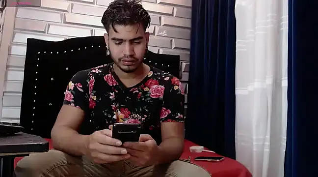 Snapshot of jaden_98_ chatting on 1, 2, 2025 jaden 98 online show from 1, 2, 2025