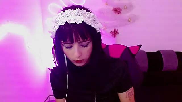 Snapshot of Kind_Scarlett chatting on 13, 12, 2024 Kind Scarlett online show from 13, 12, 2024