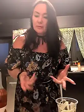 Snapshot of KinkyLittleWitch chatting on 8, 7, 2026 KinkyLittleWitch online show from 8, 7, 2026